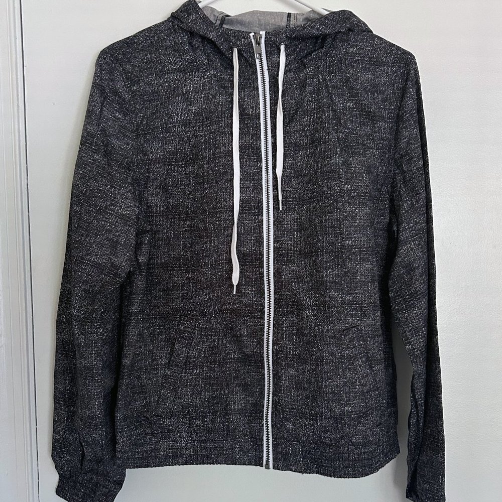 Zine Wind Breaker Hoodie NWOT L